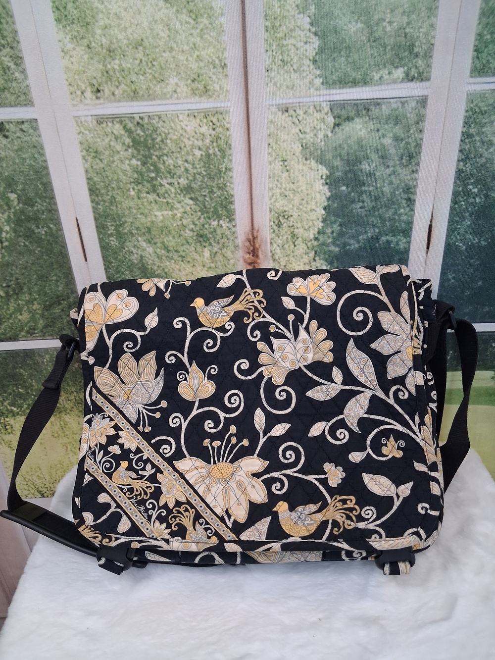 Vera Bradley Nightingale Messenger Bag Crossbody Quilted School Travel